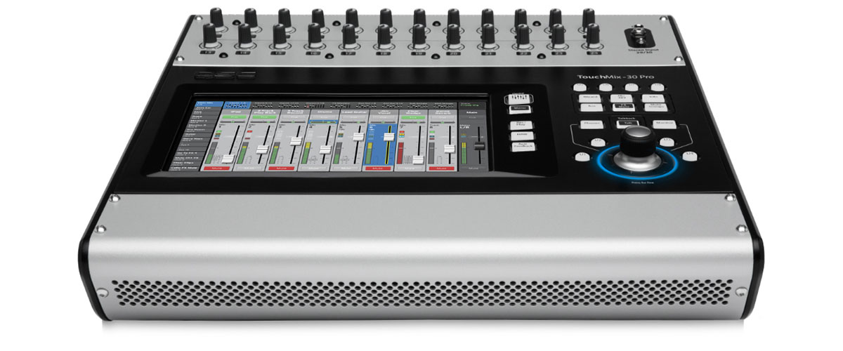 QSC TouchMix-30 Proは、32入力のデジタルミキサー QSC TouchMix-30 Pro 32-channel Touchscreen Digital Mixer